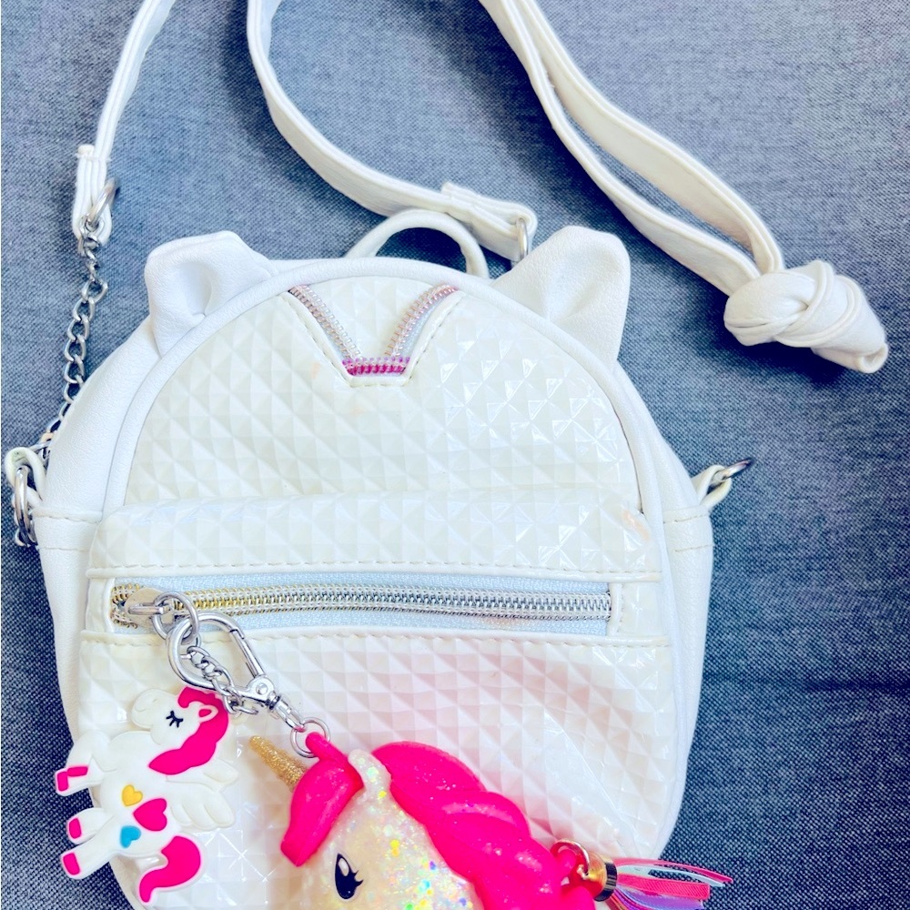 White Kids Unicorn Backpack with Unicorn Ket Chain Charm